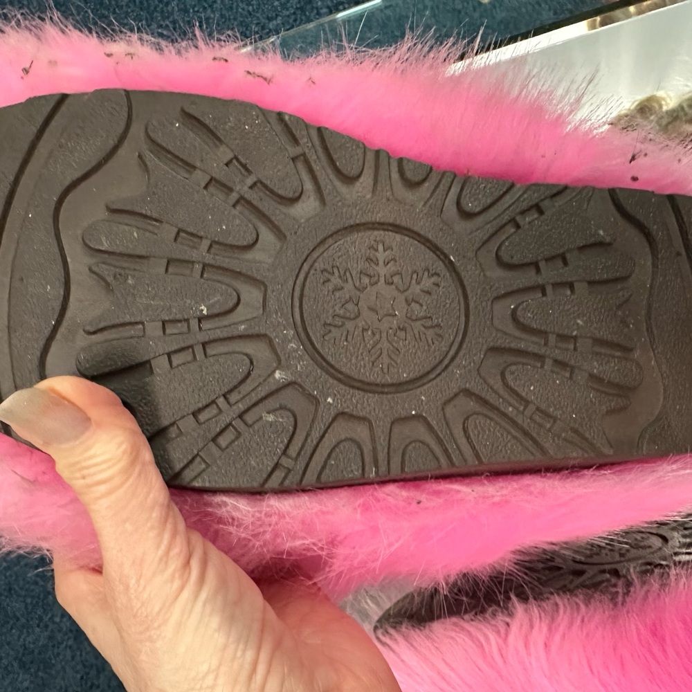 Pink Furry Boots - Picture 6 of 9